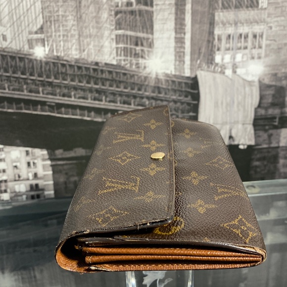 Authentic Louis Vuitton Monogram Sarah Wallet - Picture 11 of 13